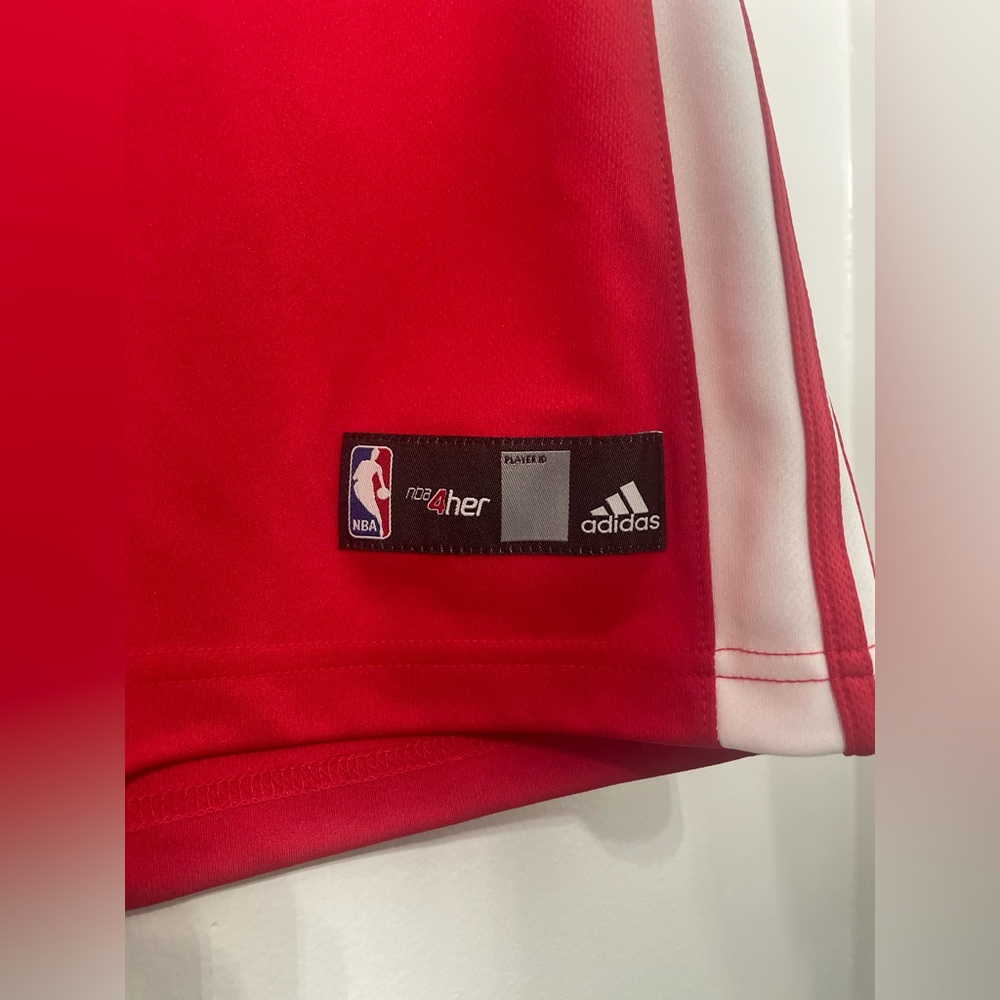 Woman’s Adidas Blake Griffin #32 Clippers Jersey - Picture 6 of 6
